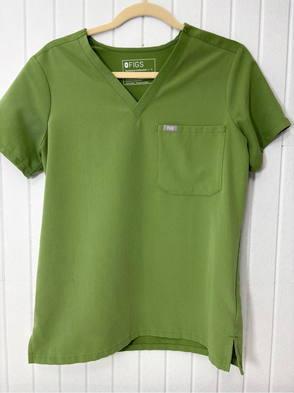 FIGS Olive Green V-Neck Medical Scrub Top style #1000211‎  size S
